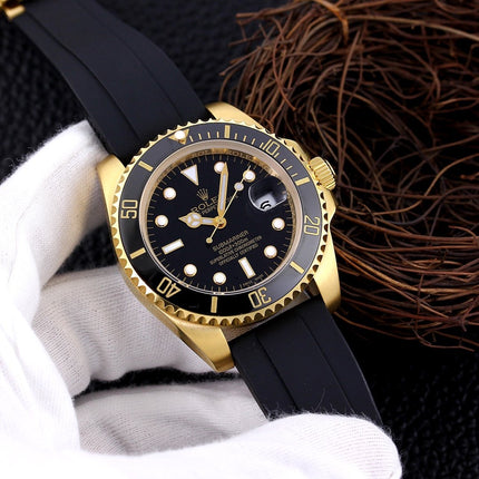 SUBMARINER DATE 40 GOLD CASE RUBBER STRAP