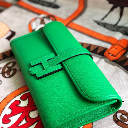 JIGE ELAN 29 CLUTCH IN EMERALD GREEN CALFSKIN