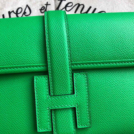 JIGE ELAN 29 CLUTCH IN EMERALD GREEN CALFSKIN