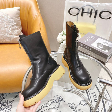BOTTEGA VENETA 26S ZIP-UP ANKLE BOOTS IN BLACK CALFSKIN