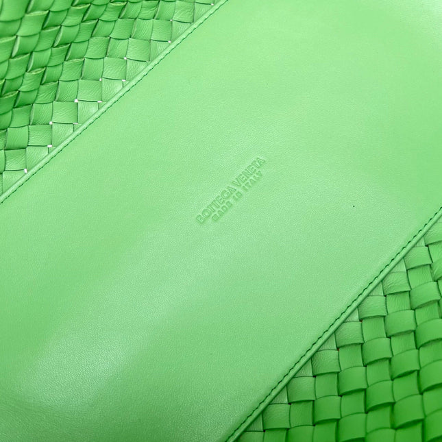 SMALL CABAT 32 IN LIGHT GREEN LAMBSKIN