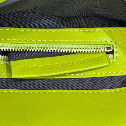 BAGUETTE WITH FF MOTIF 27 IN LIMERICK SOFT LAMBSKIN GOLD HARDWARE