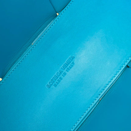 SMALL ARCO TOTE 30 IN CERULEAN BLUE LAMBSKIN