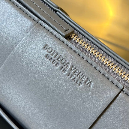 SMALL CYLINDER CASSETTE 21 IN LAVA GRAY CALFSKIN
