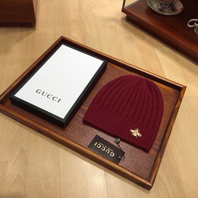 SET SCARF AND HAT IN JAM RED WOOL 945022