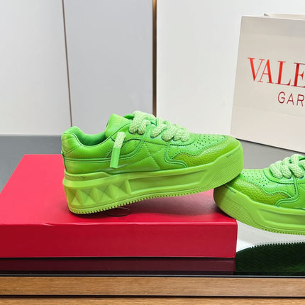 VALENTINO 25S GARAVANI ONE STUD XL PLATFORM SNEAKERS IN GREEN LAMBSKIN