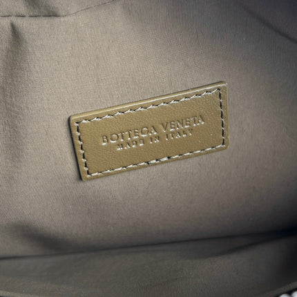 INTRECCIATO CLUTCH 26 IN BARLEY CORN CALFSKIN