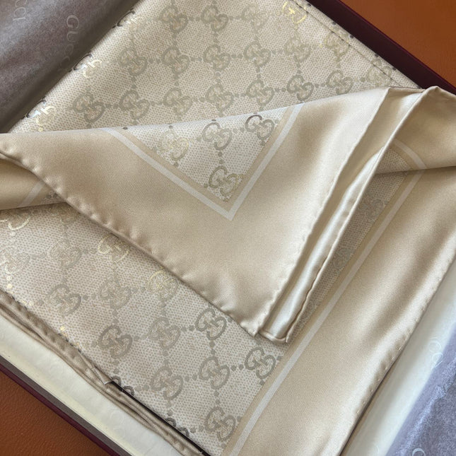 GUCCI 25S SCARF 90 IN SILK 697667