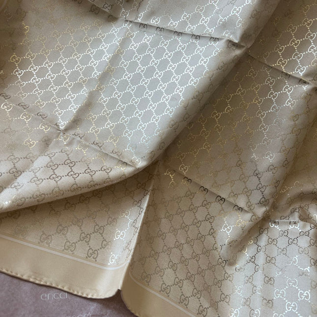 GUCCI 25S SCARF 90 IN SILK 697667