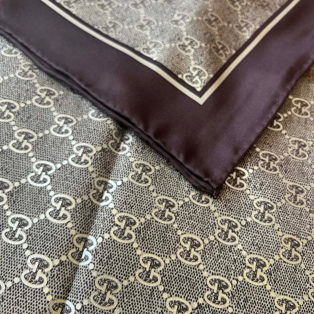 GUCCI 25S SCARF 90 IN SILK 697666