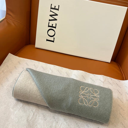 LOEWE 26S SCARF 180 IN CASHMERE WOOL 863829
