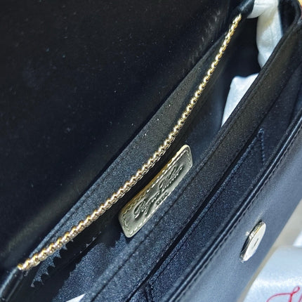 CHOC STRASS CLUTCH 24 IN BLACK SATIN