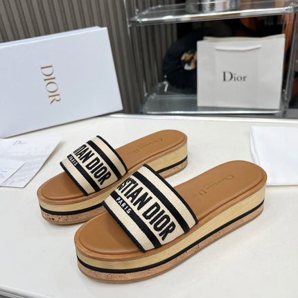 CD PLATFORM SLIDES IN BEIGE MIX BROWN CANVAS