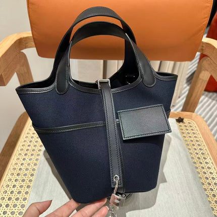 HM 26S PICOTIN CARGO 18 IN NAVY FABRIC WITH BLACK LEATHER TRIM