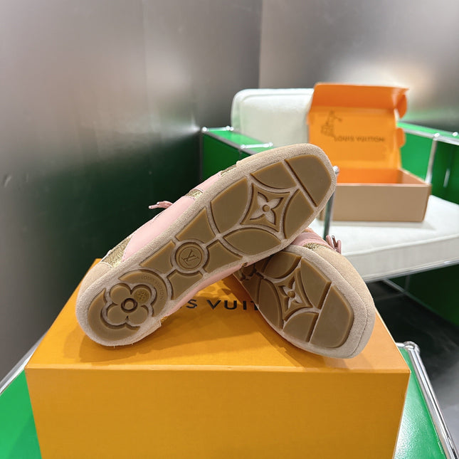 LV 26S SNEAKERS IN LIGHT PINK SUEDE AND GOLD LAMBSKIN WITH CHERRY CHARM