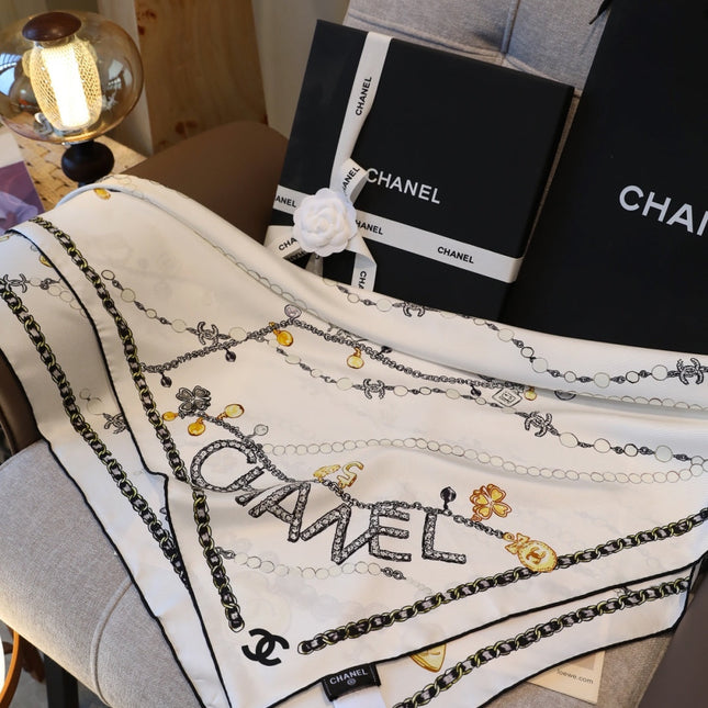 CHANEL 26S SCARF 90 IN SILK 311796