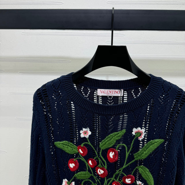 VALENTINO CREW NECK LONG-SLEEVE EMBROIDERED KNIT TOP 274958