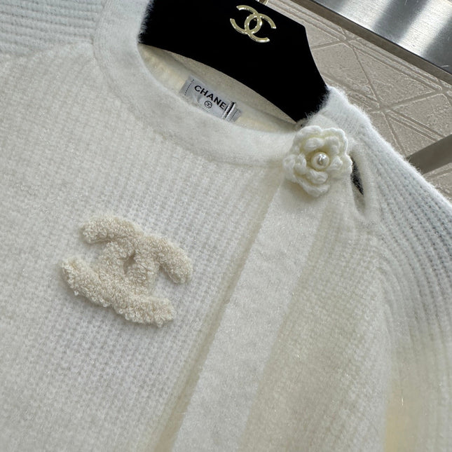 CHANEL 26S CREW NECK PULLOVER SWEATER 732