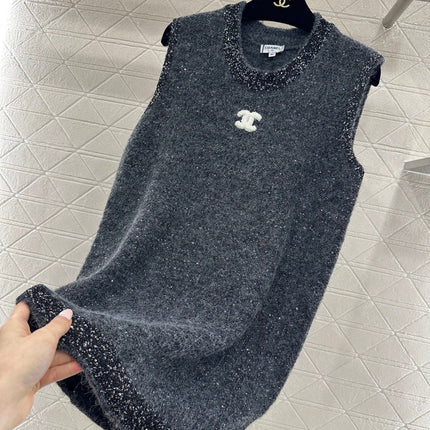 CHANEL 26S SLEEVELESS KNITTED SEQUIN BLAZER 664
