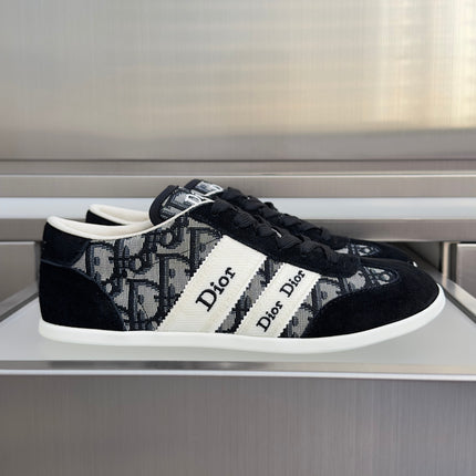 DIOR 26S LOW TOP LACE UP SNEAKERS IN BLACK SUEDE AND BLUE OBLIQUE JACQUARD