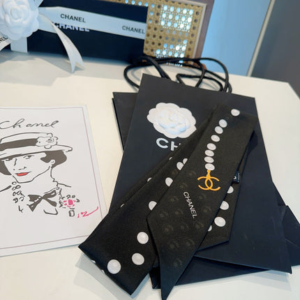 CHANEL 26S TWILLY SCARF 120 IN SILK 411231