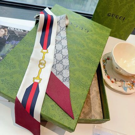 GUCCI 26S TWILLY SCARF 120 IN SILK 500122