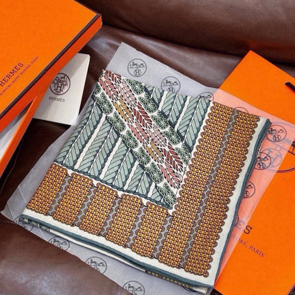 HERMES 26S SCARF 135 IN SILK AND CASHMERE 492305