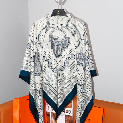 HERMES 26S SCARF 135 IN SILK AND CASHMERE 498484
