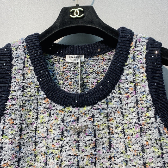 CHANEL 26S SLEEVELESS SWEATER 826