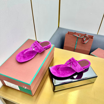 FLIP FLOPS IN NEON PINK SUEDE AND HARDWARE SILVER