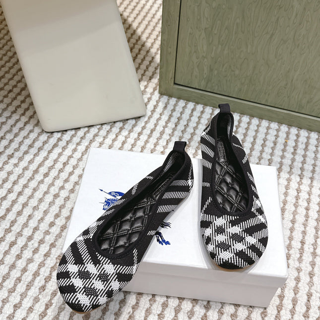BURBERRY 26S BALLET FLATS IN BLACK AND WHITE KNIT