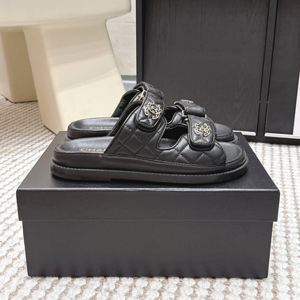 CHANEL 26S SANDALS IN BLACK CALFSKIN