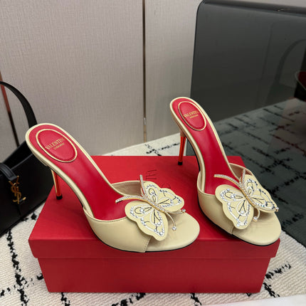 VALENTINO 26S BUTTERFLY HEEL SANDALS IN LIGHT YELLOW CALFSKIN