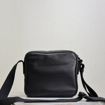 YSL 25S NIKI CAMERA BAG 19 IN BLACK CALFSKIN