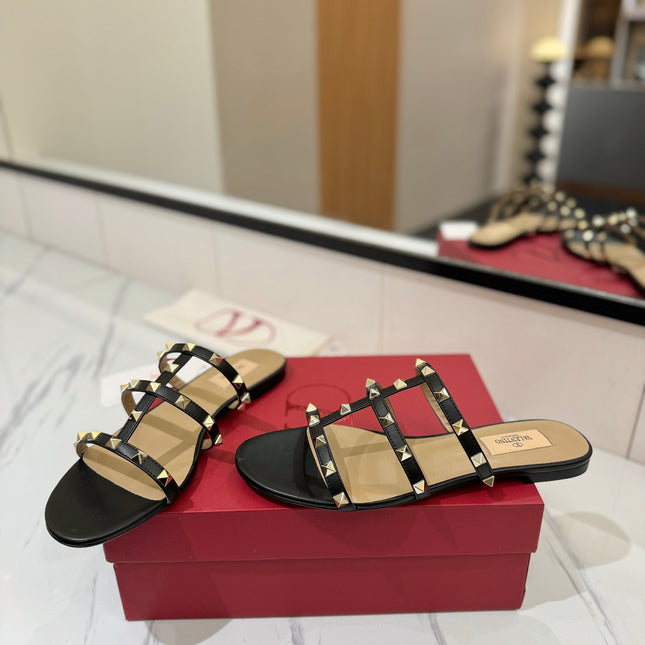 VALENTINO 26S SANDALS IN BLACK CALFSKIN WITH GOLD STUDS