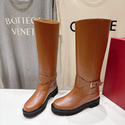 VALENTINO 26S KNEE HIGH BOOTS IN CAMEL BROWN CALFSKIN WITH LOGO STRAP