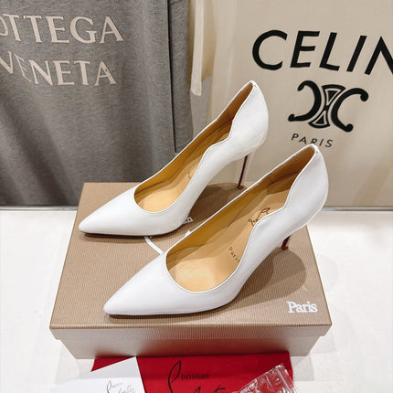 CHRISTIAN LOUBOUTIN 26S SCALLOPED EDGE HEELS 105 MM IN WHITE GLOSSY CALFSKIN