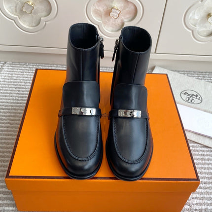 HM 25S KELSY ANKLE BOOT IN BLACK LAMBSKIN WITH SILVER HARDWARE