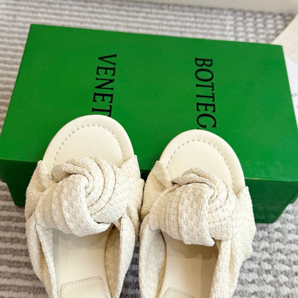 BOTTEGA VENETA 26S BOW KNOT HEEL SANDALS 55 MM IN CREAM WHITE LAMBSKIN