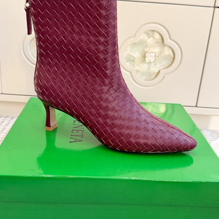 BOTTEGA VENETA 26S ANKLE BOOTS 45 MM IN DARK RED BRAIDED LAMBSKIN