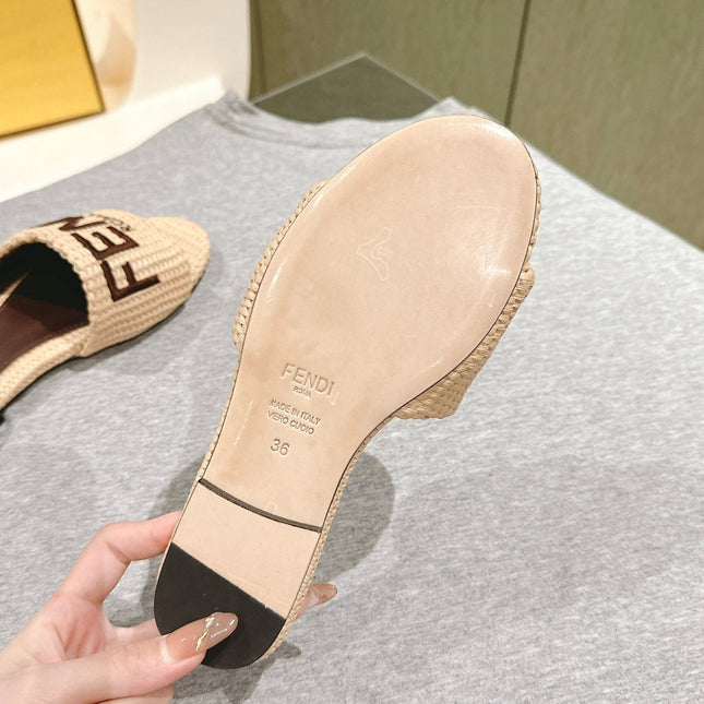 FENDI SIGNATURE MULE SLIDES IN BEIGE FIBRE WITH BROWN EMBROIDERED LOGO
