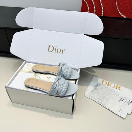 DIOR 26S SLIDE SANDALS IN LIGHT BLUE QUILTED CALFSKIN WITH BOW