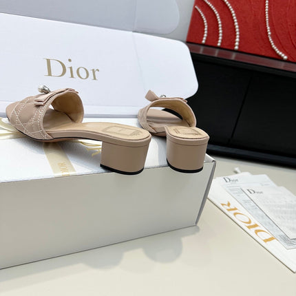 DIOR 26S BLOCK HEEL SLIDE SANDALS IN TAUPE BROWN QUILTED CALFSKIN WITH BOW