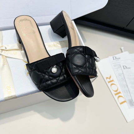 DIOR 26S BLOCK HEEL SLIDE SANDALS IN BLACK QUILTED CALFSKIN WITH BOW