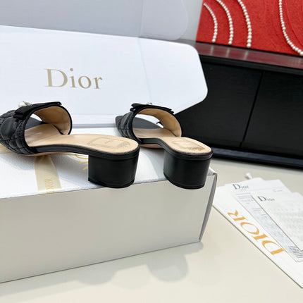 DIOR 26S BLOCK HEEL SLIDE SANDALS IN BLACK QUILTED CALFSKIN WITH BOW