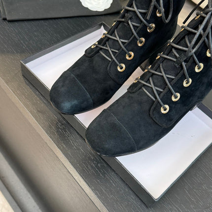 CC LACE-UP SHORT BOOTS IN BLACK SUEDE