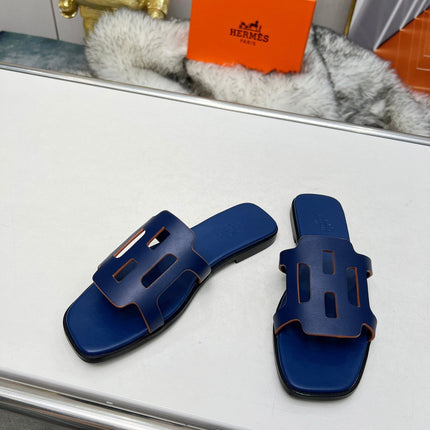 FLATFORM SANDAL NAVY CALFSKIN