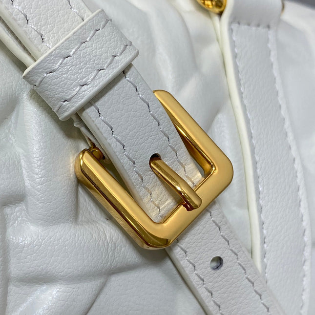 GROOVE 17 BAG IN WHITE MACROCANNAGE CALFSKIN WITH GOLD HARDWARE