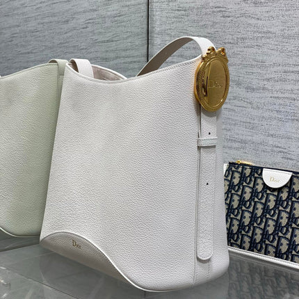 DIOR 26S MEDAILLON BUCKET BAG 26 IN IVORY WHITE GRAINED CALFSKIN GOLD HARDWARE