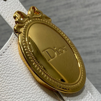 DIOR 26S MEDAILLON BUCKET BAG 26 IN IVORY WHITE GRAINED CALFSKIN GOLD HARDWARE
